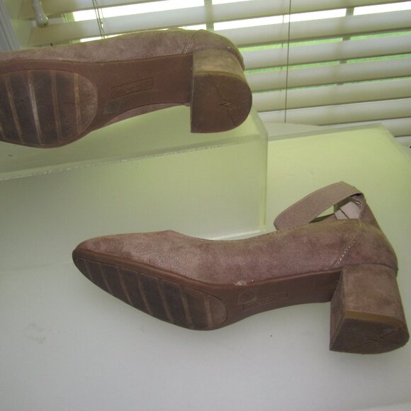 White Mountain Makayla Taupe Suede Block Heel Ankle Strap Pumps Women’s 8M - Picture 7 of 9